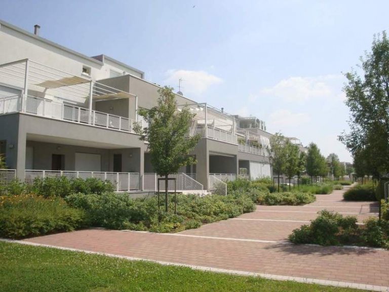 Condominio Green Park: vista del prospetto verso il giardino interno